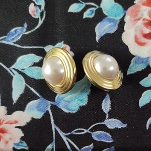 Vintage trifari clip on earrings